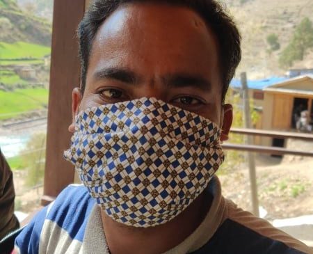 हुम्लाको सर्केघाडमा १२ हजार माक्स वितरण गरिदैं