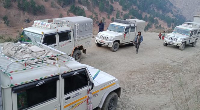 हुम्लालाई राष्टिय सडक सञ्जालमा जोड्न जिल्लाको भिइपी टिम द्धारा अनुगमन(फोटो फिचर सहित)