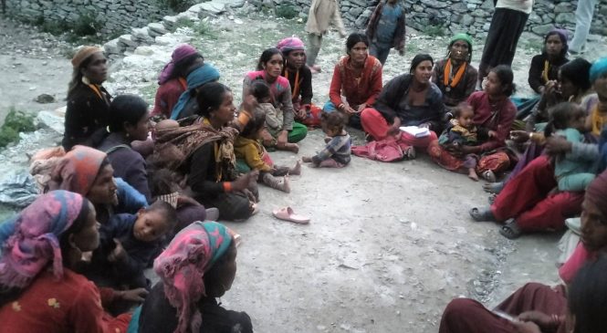 सुनौलो हजार दिनका आमाहरुलाई कुखुरा फर्म निर्माणको लागि अनुदान सहयोग ।