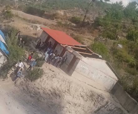 हावाहुरीले उडायो विद्यालय भवनको छानो, पठनपाठन प्रभावित