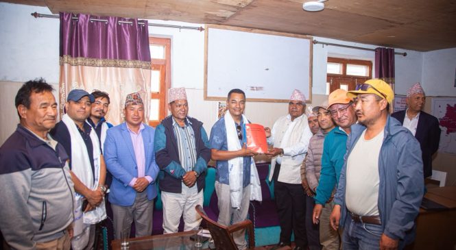 हुम्ला बाजुरा सिमा विवाद अध्ययन समितिका संयोजक शुशिल डंगोल नेतृत्वको टोली हुम्ला पुग्यो ।