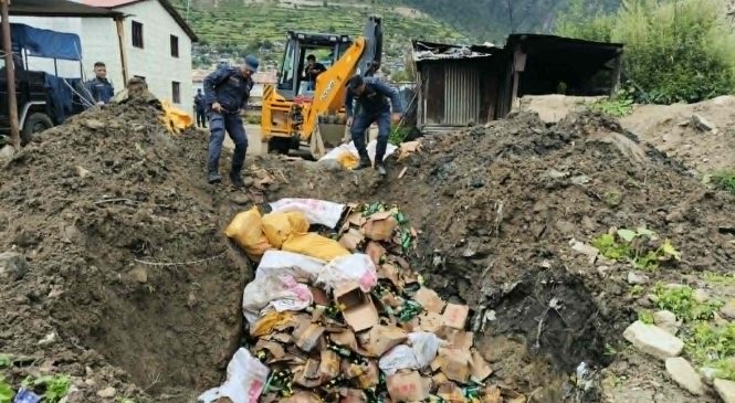 हुम्लामा फेरी २४ लाख १२ हजार मुल्य बराबरको चिनियाँ बरामद ।